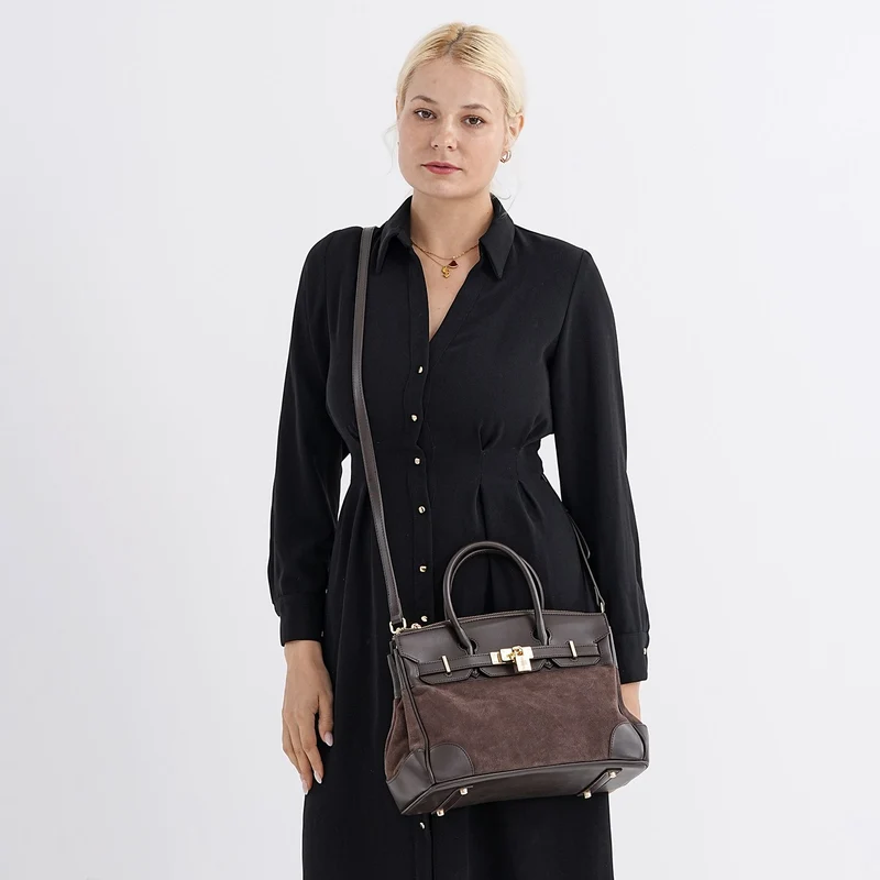 Grand Pelle Echtleder Citybag mit Reißverschluss und Schlossoptik 30 x 16 x 23 cm Schwarz