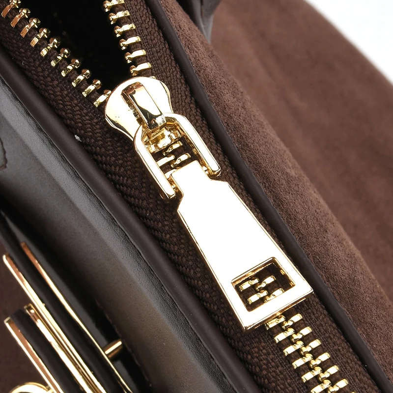 Grand Pelle Echtleder Citybag mit Reißverschluss und Schlossoptik 30 x 16 x 23 cm Schwarz