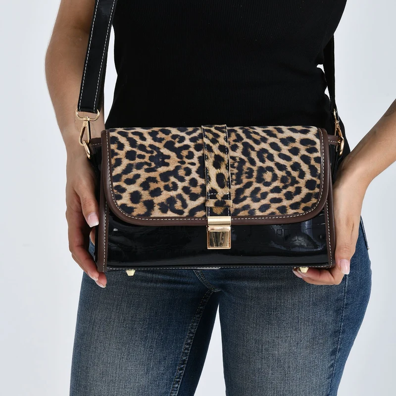 Chaos by Elsie - Echtleder Crossbody Tasche mit RFID, Leopardenmotiv Klappe, 2 Außenfächer mit Reißverschluss, 28 x 10 x 18 cm, Beige