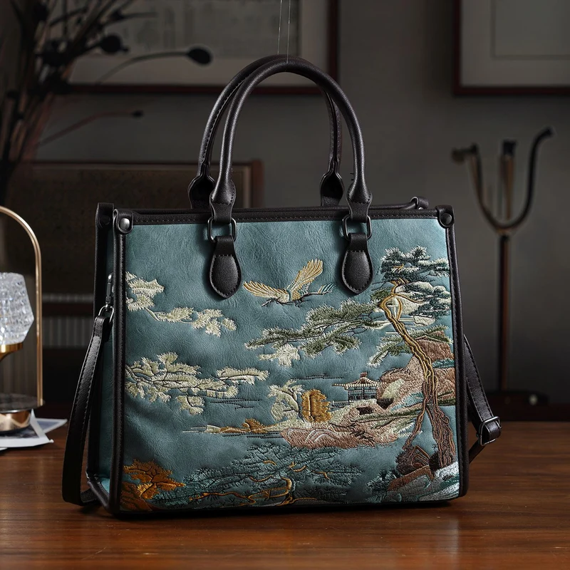 Bestickte Crossbody Tasche, Kunstleder, Blumen Design, 32 x 12 x 25 cm, Blau