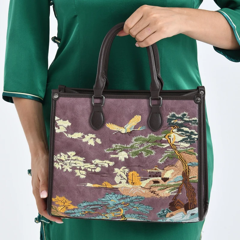 Bestickte Crossbody Tasche, Kunstleder, Blumen Design, 32 x 12 x 25 cm, Blau