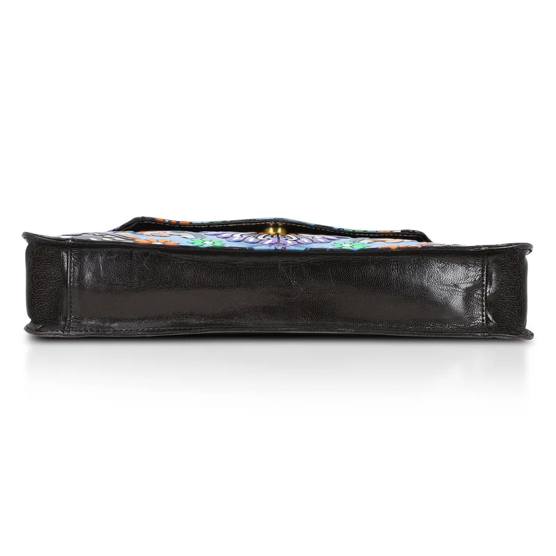 SUKRITI handbemalte Echtleder Tasche mit Prägung 32 x 6 x 19 cm, Schwarz