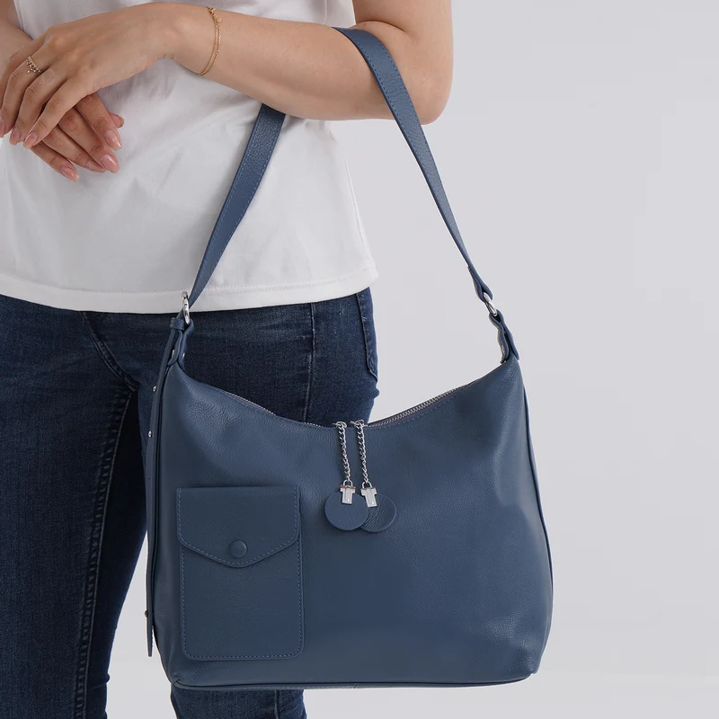 Echtleder-Umhängetasche mit Frontklappe und Rückfach, wahlweise kurzer Leder- oder langer Nylonriemen, 29.5x12x26 cm, Blau
