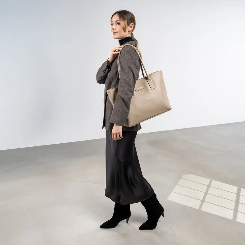 Isabel Bernard Honoré Elin Taupe Kalbsleder Schultertasche IB25111-078