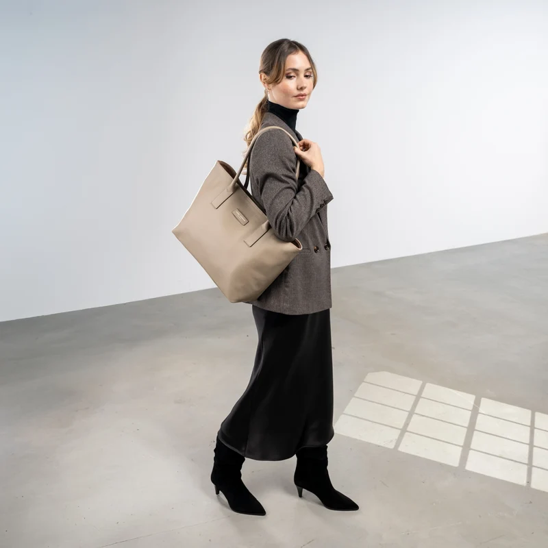 Isabel Bernard Honoré Elin Taupe Kalbsleder Schultertasche IB25111-078