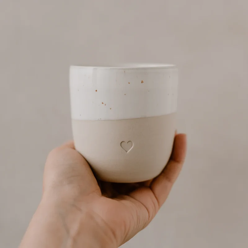 Handgefertigter kleiner Becher Herz