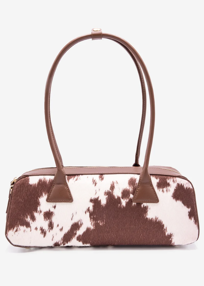 Schultertasche aus Kunstleder mit Kuhprint - braun