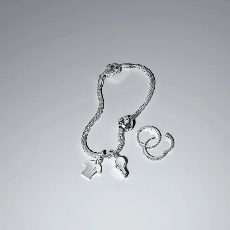 Pandora Moments Cubic Zirconia Gravierbares Fußballtrikot Charm-Anhänger 794708C01