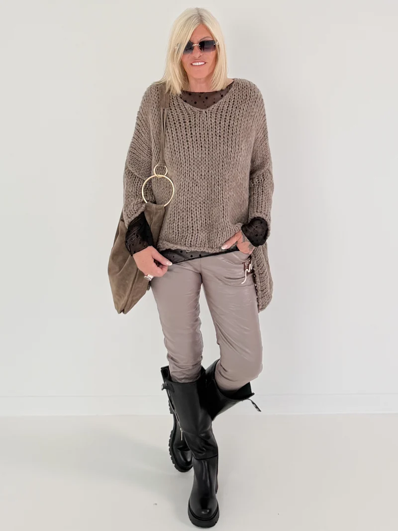 Echtledertasche mit aufwendigen Details - taupe