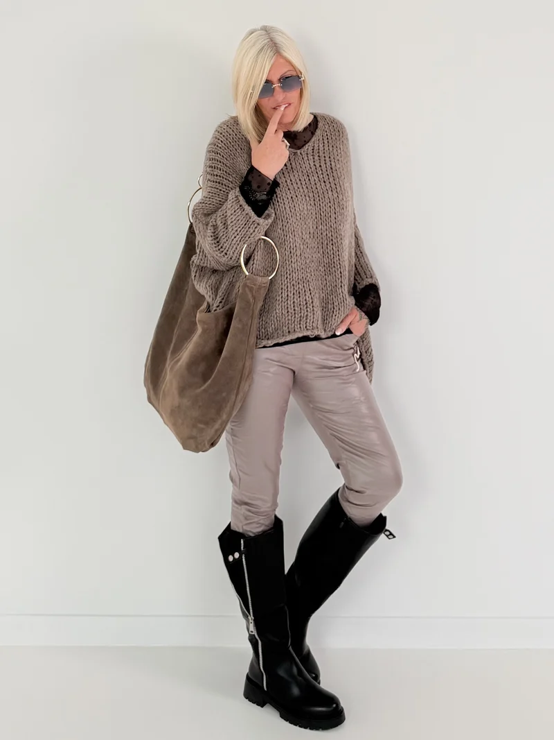 Echtledertasche mit aufwendigen Details - taupe