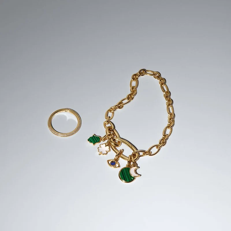 Pandora ME Vergoldeter Green Hamsa Hand Mini Charm-Anhänger 764612C01