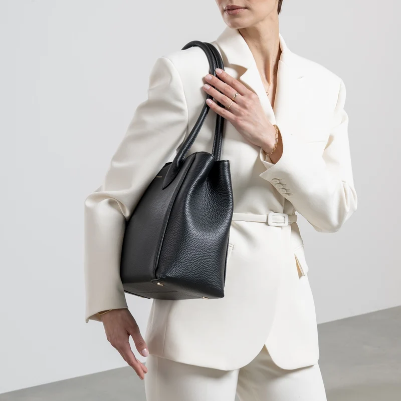 Isabel Bernard Honoré Cloe Schwarze Handtasche IB25001