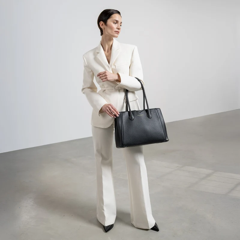 Isabel Bernard Honoré Cloe Schwarze Handtasche IB25001