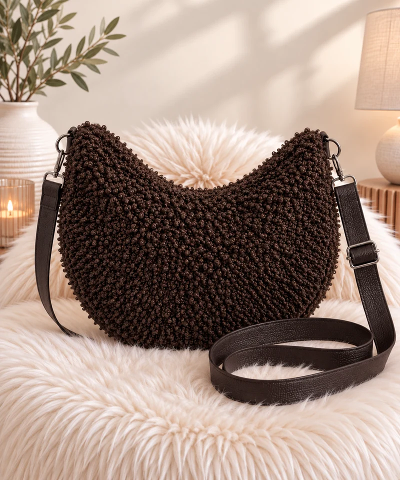 XXL Crossbody Bag in Teddy-Curl-Optik - mokka
