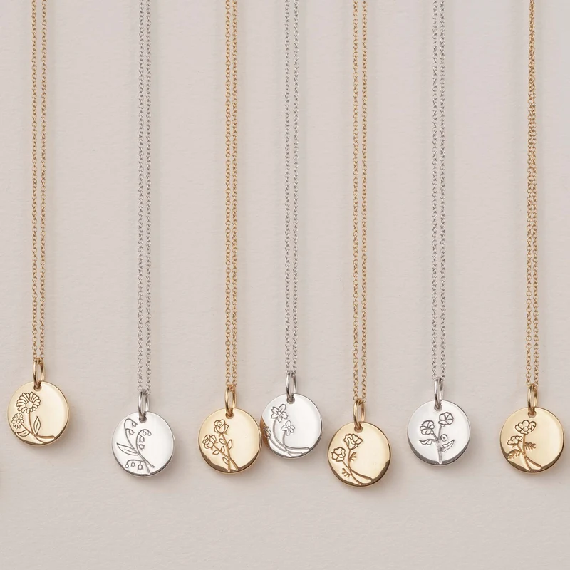 Violet Hamden Venus 925 Sterling Silberne Vergoldete Halskette mit Geburtsblume VH340025-AUG