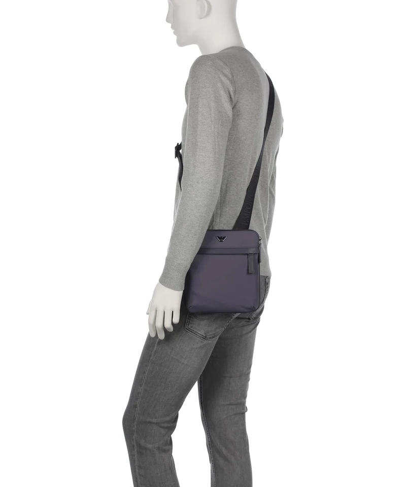 Emporio Armani Nylon Recycled Umhängetasche blackened pearl
