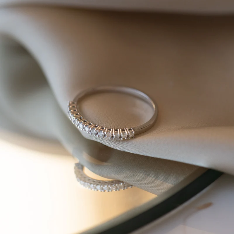 Isabel Bernard De la Paix Madeline 14 Karat | Weißgold Ring | Diamant 0.14 Karat | IBD330021-50