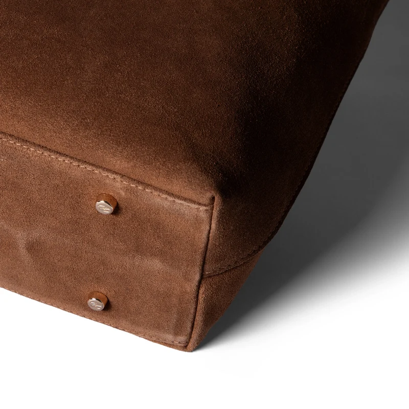 Isabel Bernard Honoré Elin Braune Wildleder Schultertasche IB25111-130