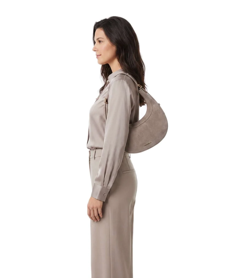 Coccinelle Whisper Suede Schultertasche warm taupe