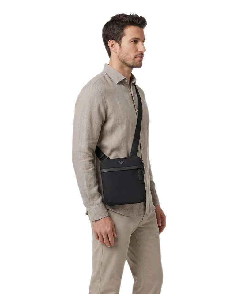 Emporio Armani Nylon Recycled Umhängetasche black beauty