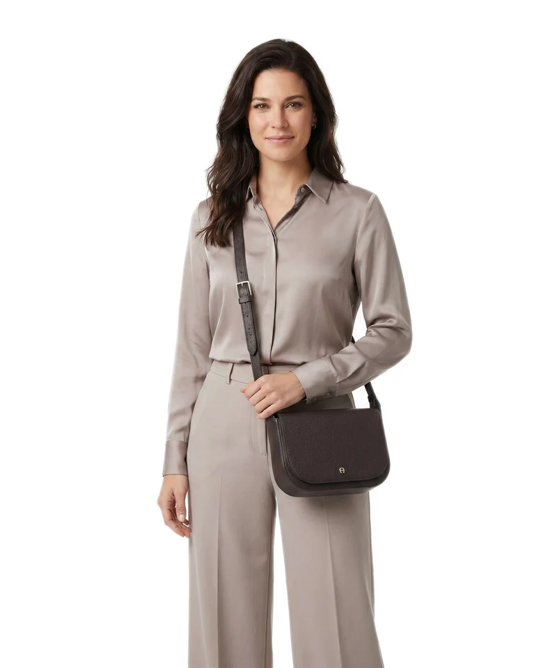 Aigner Pura S Umhängetasche soil brown