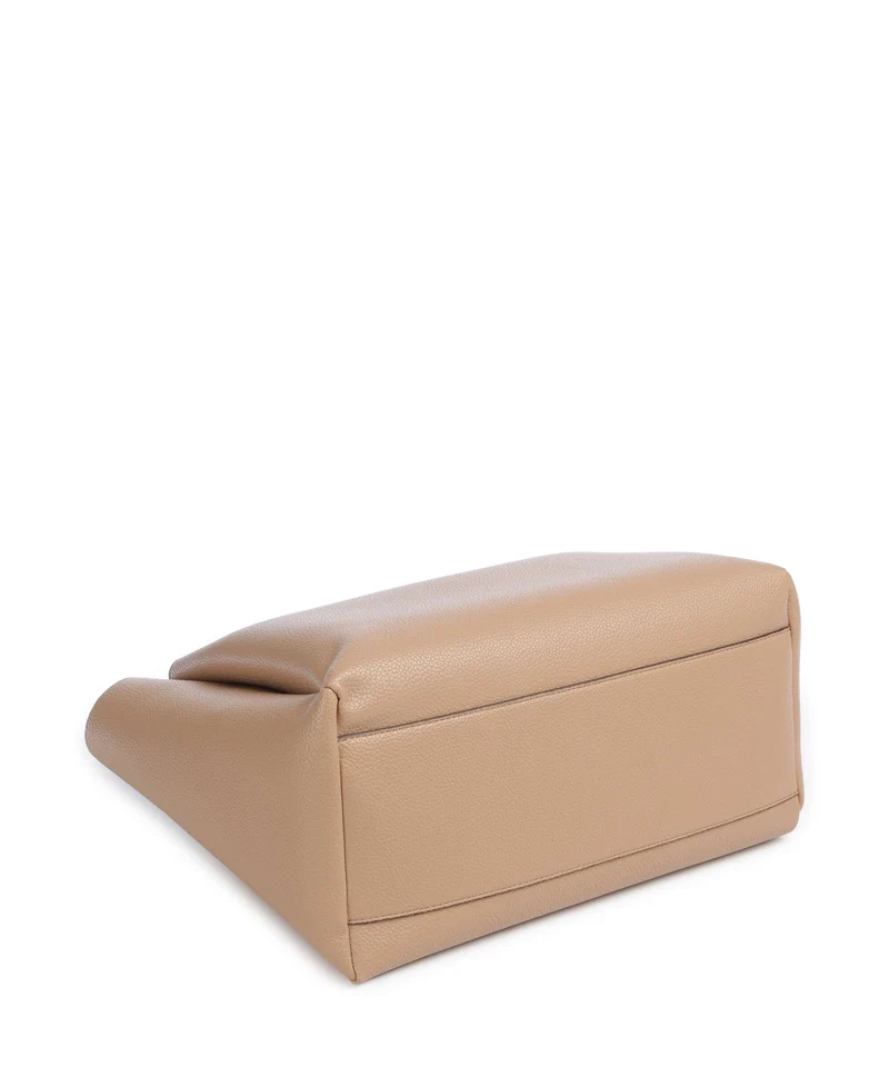 DKNY Willa Shopper hot cocoa