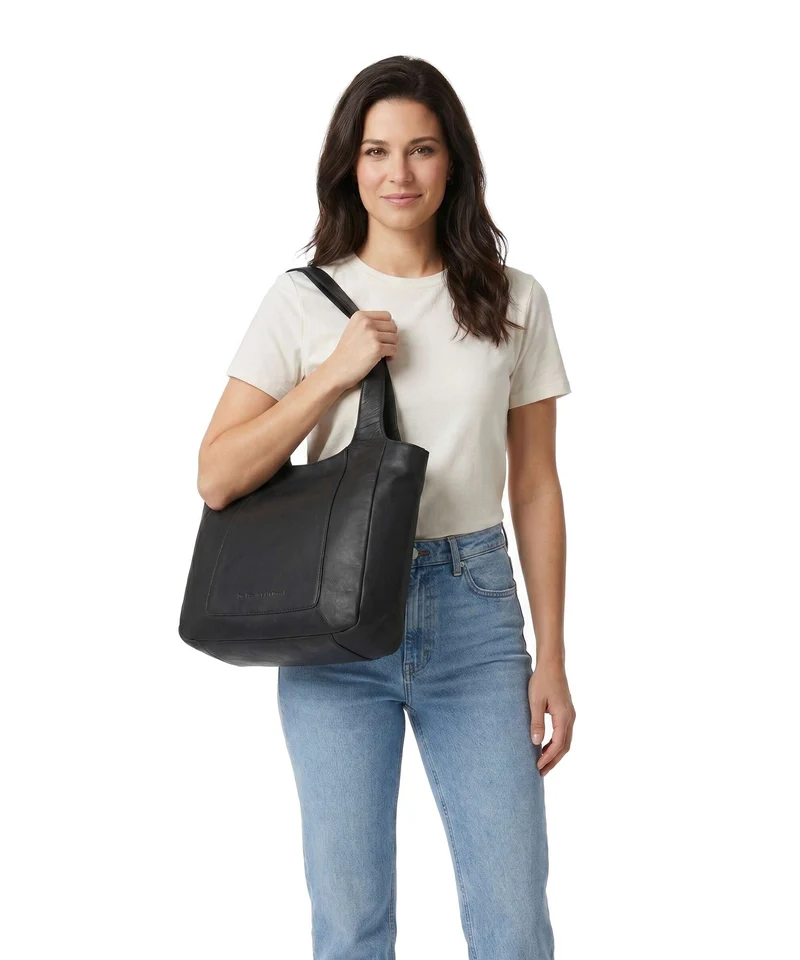 The Chesterfield Brand Wax Pull Up Cow Tofino Shopper black