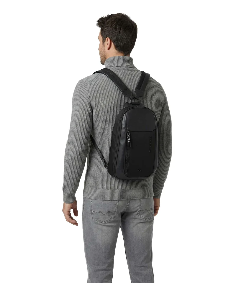 Piquadro Lyss Slingbag black