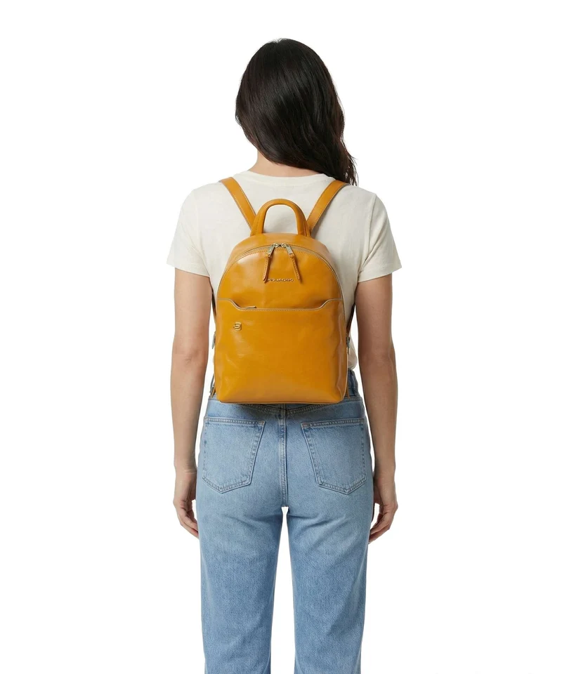 Piquadro Blue Square Rucksack mustard