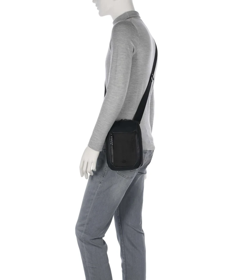 Piquadro Lyss Umhängetasche black