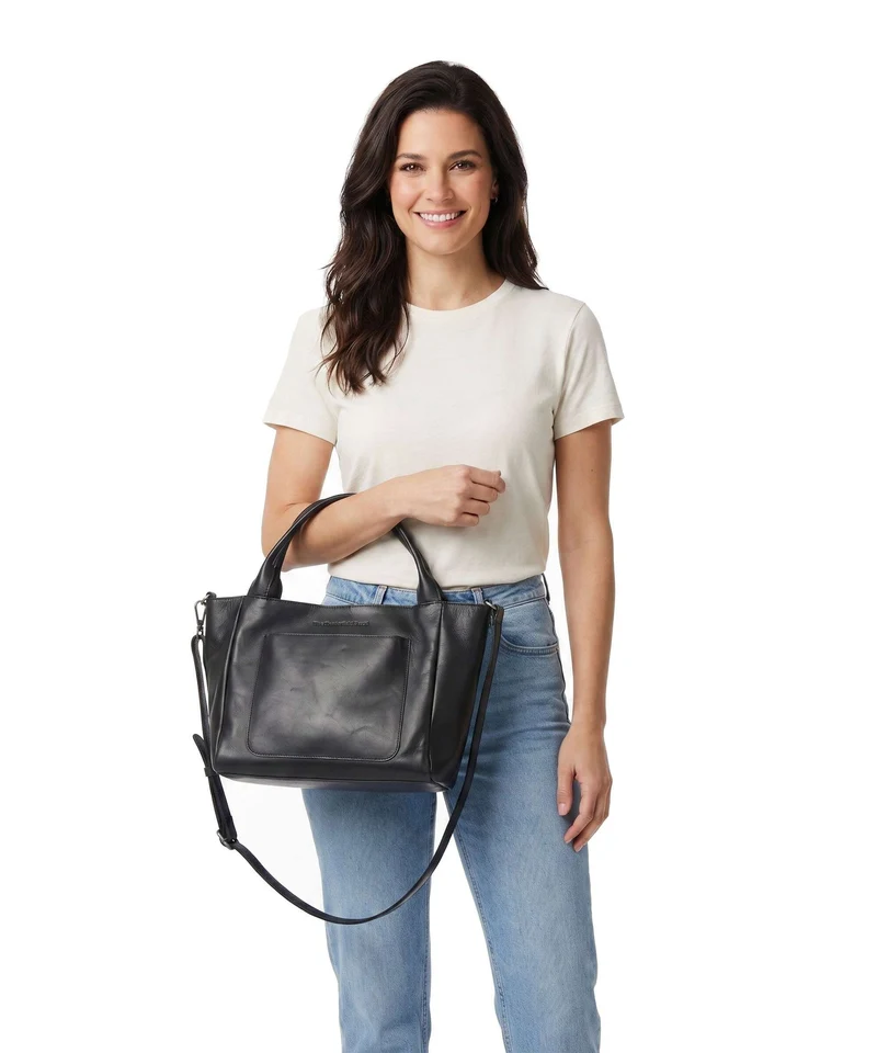 The Chesterfield Brand Wax Pull Up Cow Tenara Schultertasche black