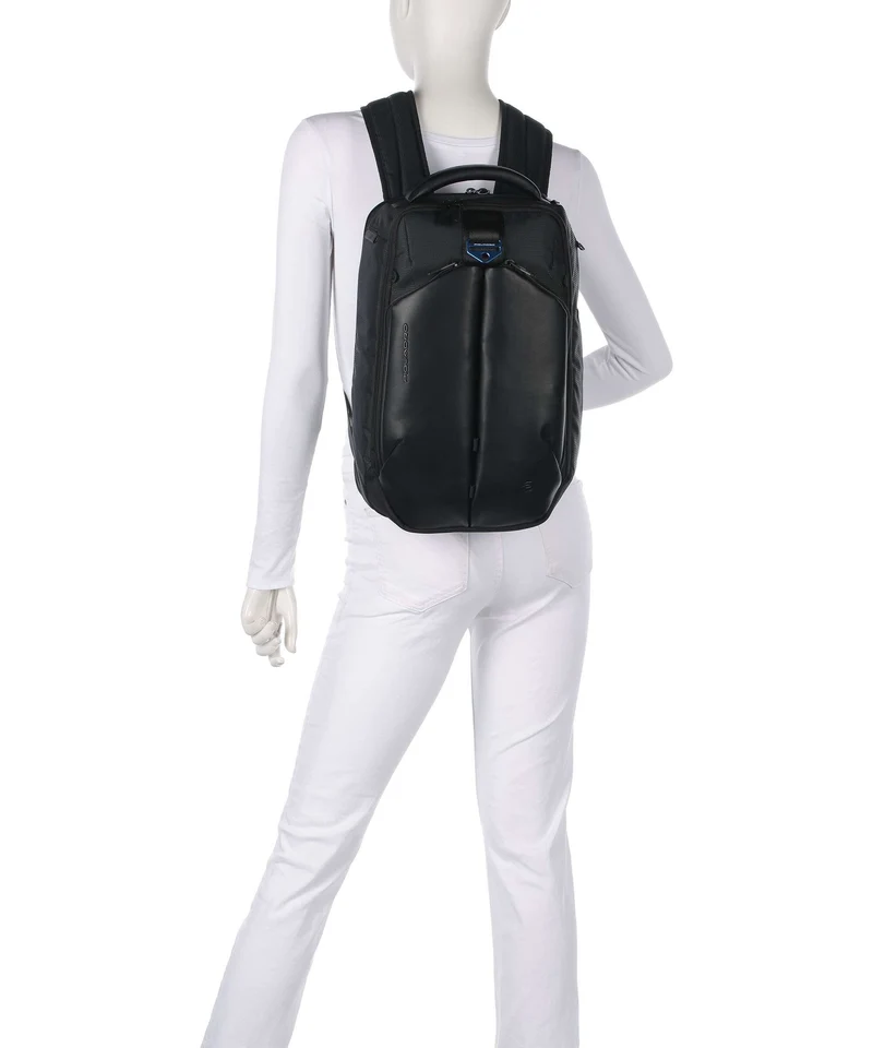 Piquadro S137 Rucksack black