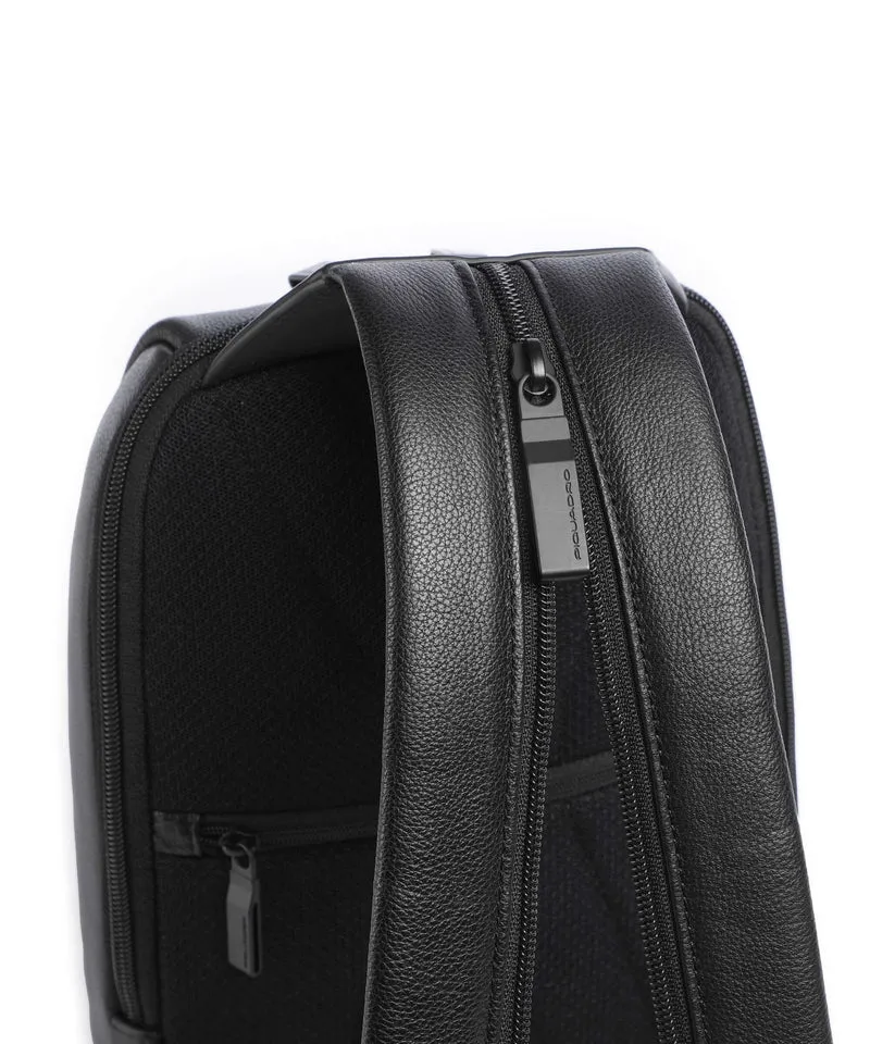 Piquadro Ael Slingbag black