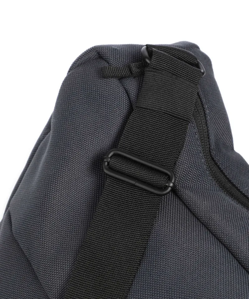Ucon Acrobatics Original Adam Medium Weekender dark navy