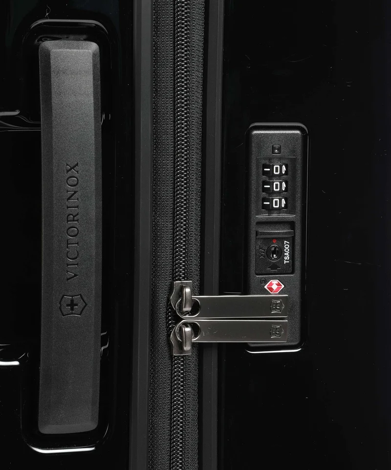 Victorinox Airox Medium 4-Rollen Trolley black