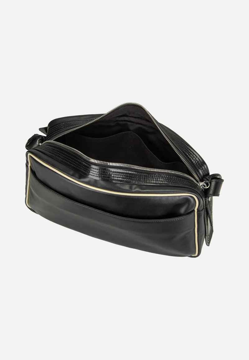 Juno Satchel M Soft Calf Black - Crossbody Bag