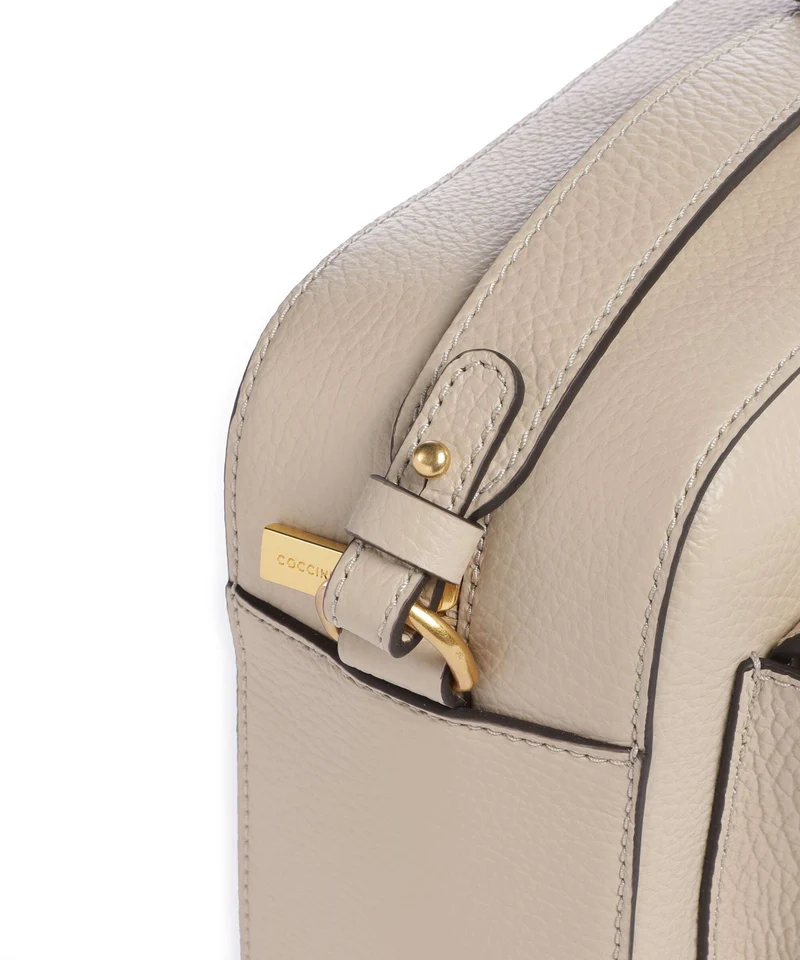 Coccinelle Beat Soft Umhängetasche sandshell