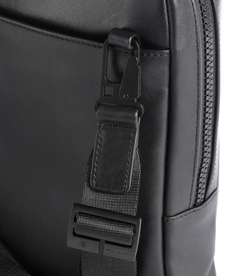 Piquadro Finn Umhängetasche black