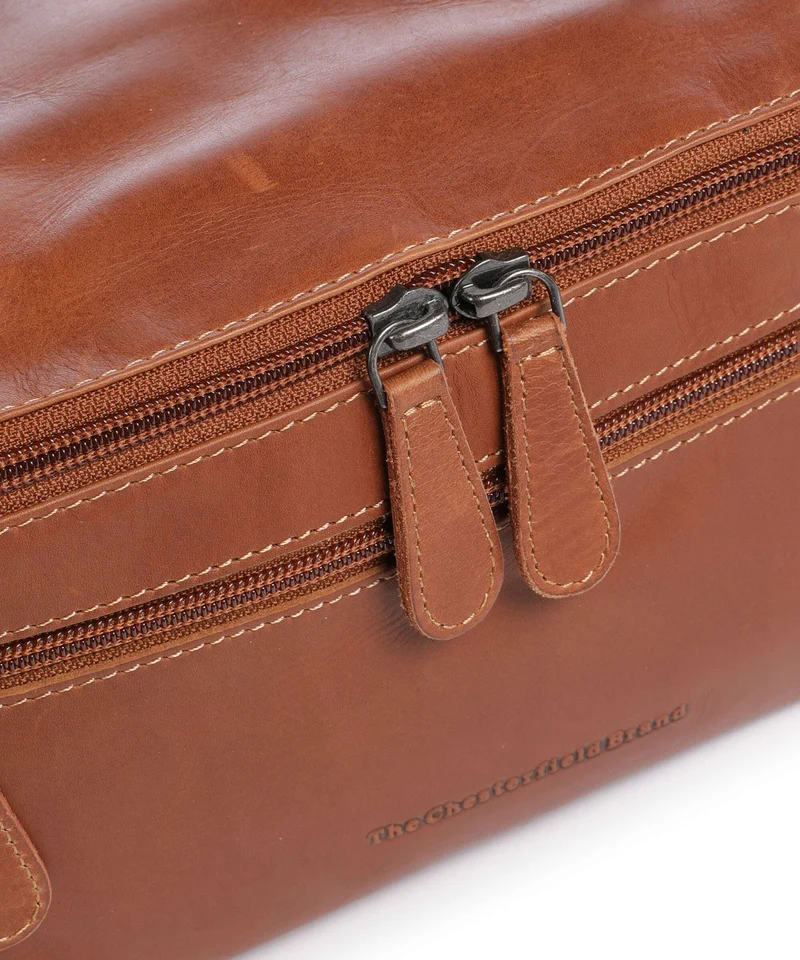 The Chesterfield Brand Wax Pull Up Cow Elmia Kulturbeutel cognac