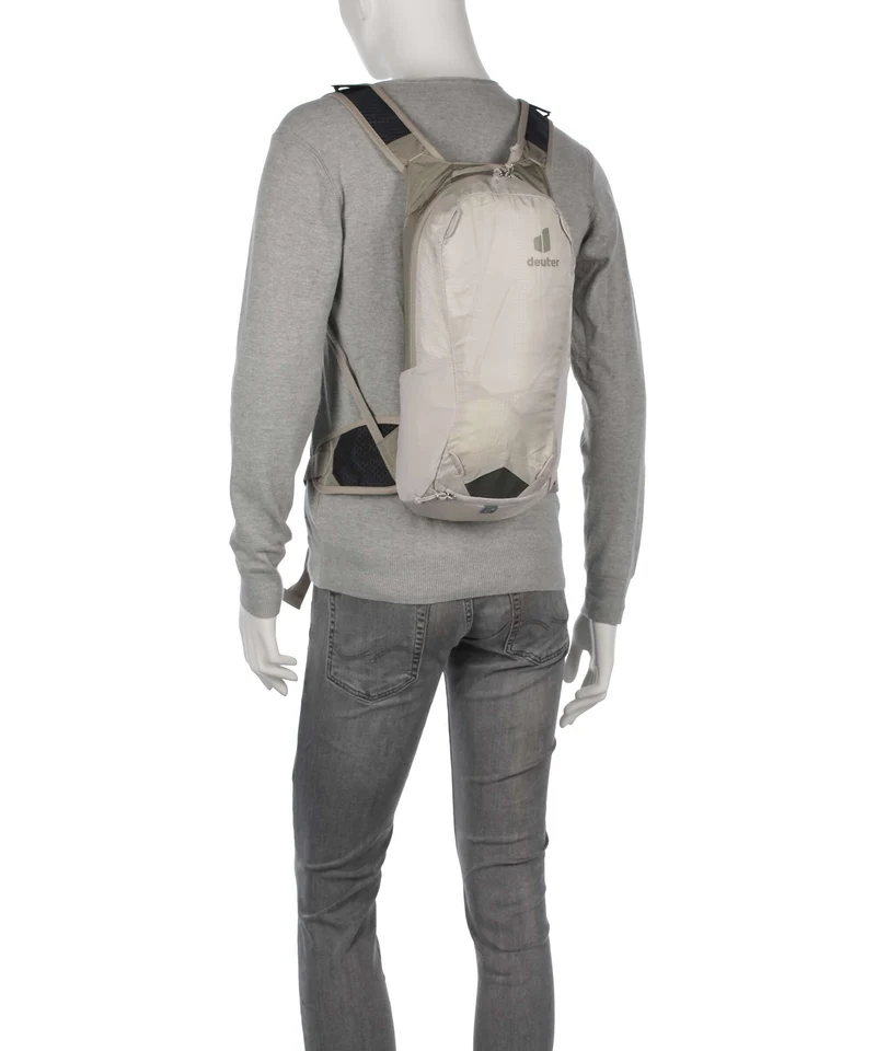Deuter Race 8 Rucksack black