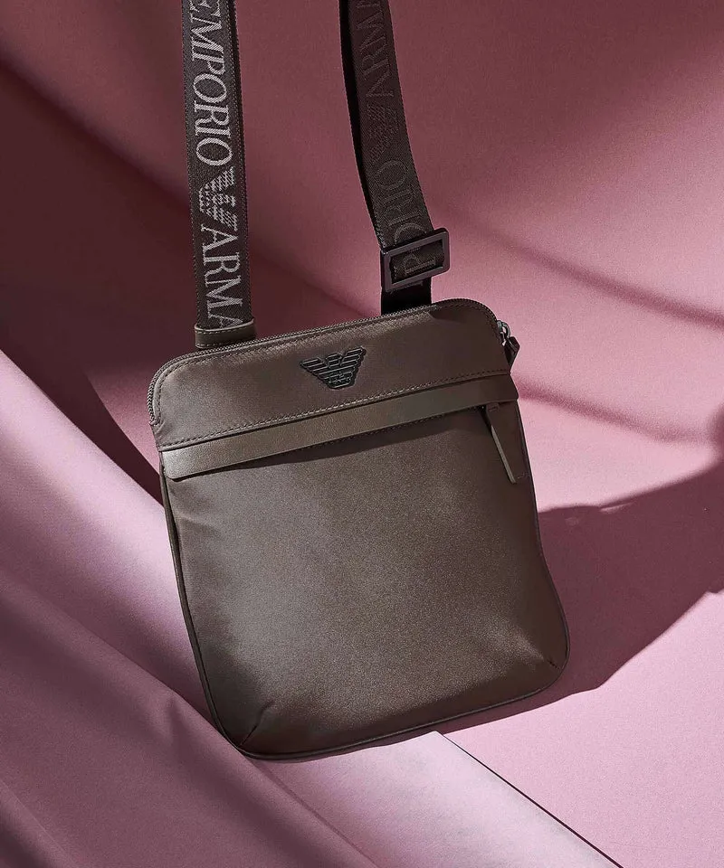 Emporio Armani Recycled Nylon Umhängetasche major brown