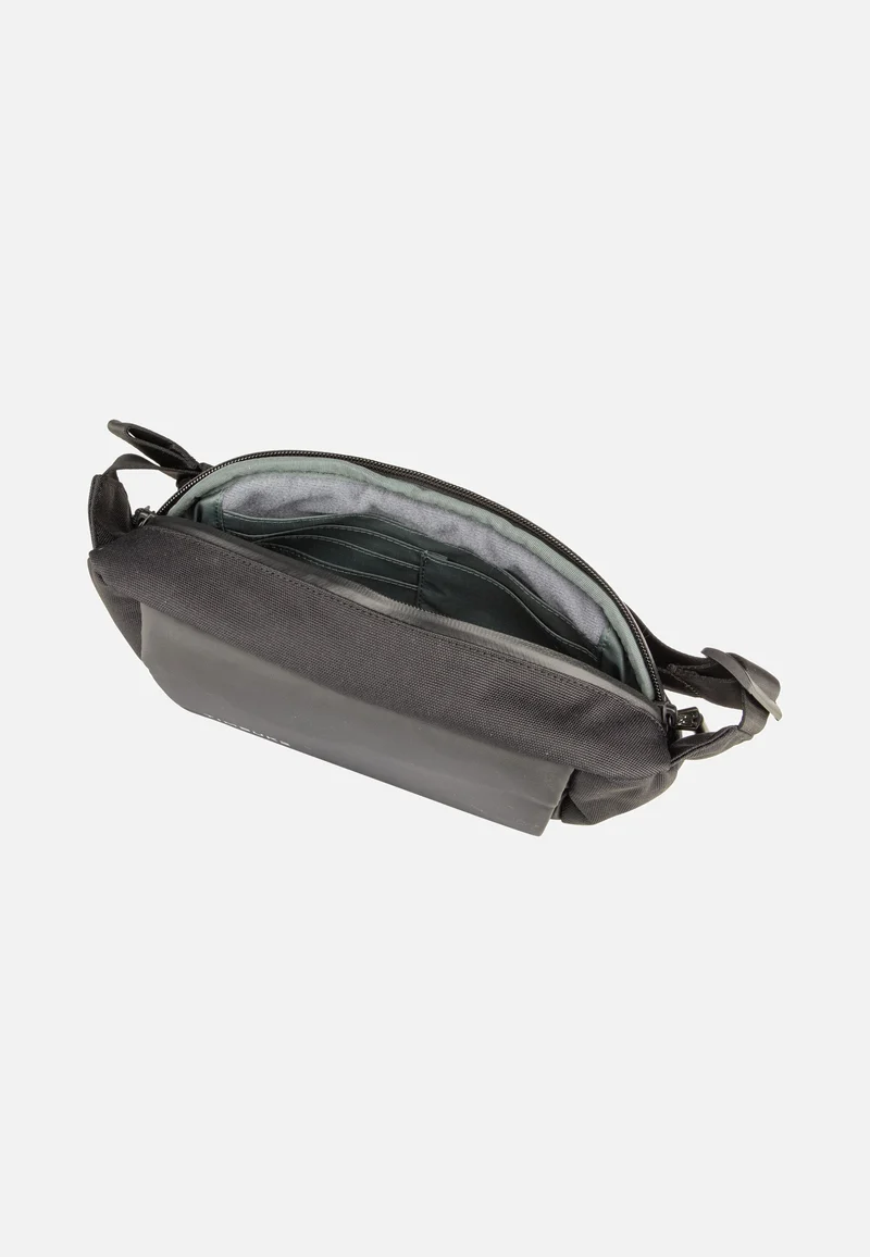 Miles 1057 Chest Pack Jet Black - Bauchtasche