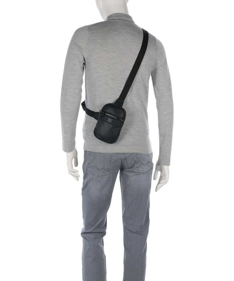 Hugo Quantic Slingbag black