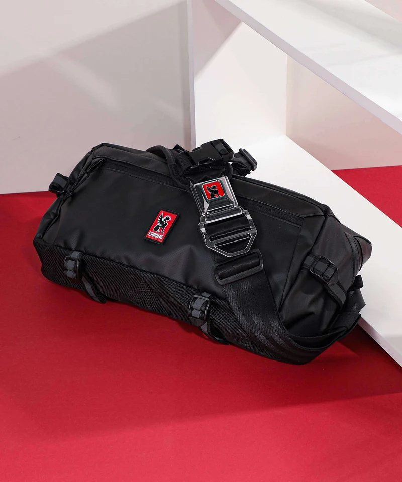 Chrome Kadet Slingbag black tarp