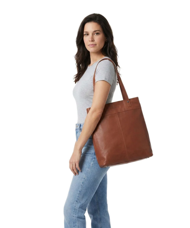 The Chesterfield Brand Wax Pull Up Cow Solvia Shopper cognac