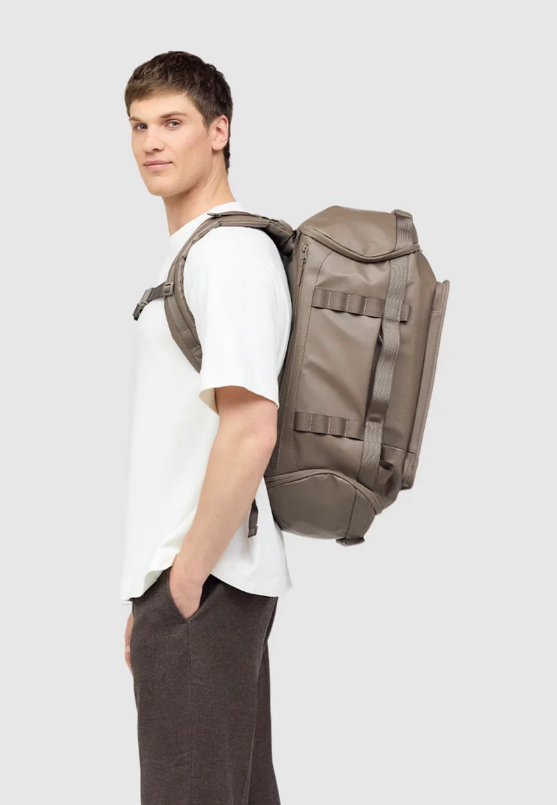 Lisbon Duffle Backpack Medium Walnut - Reiserucksack