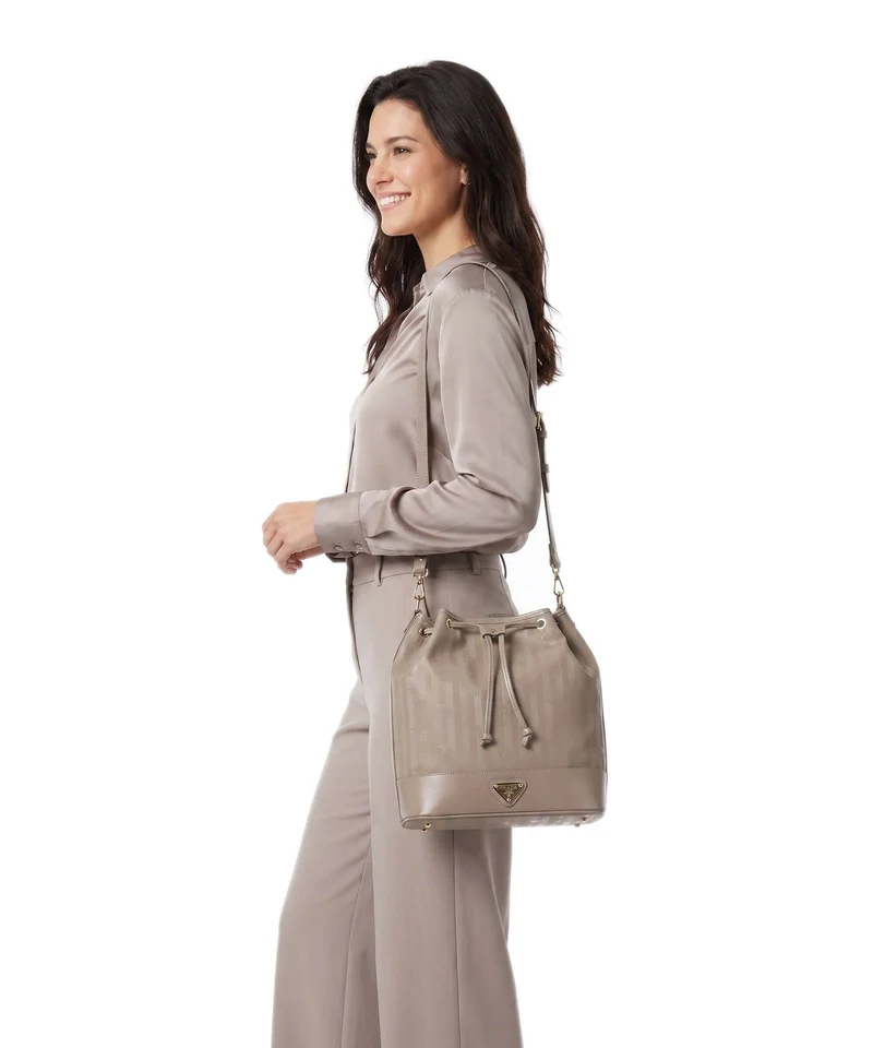 Maison Mollerus Vinerus Niesen Bucket Handtasche taupe
