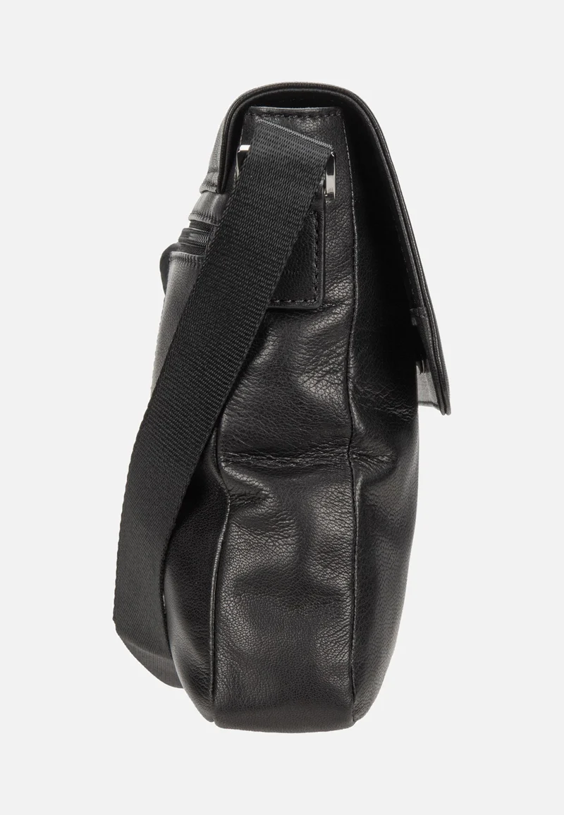 Black Magic Shoulder Bag With Flap Black - Umhängetasche