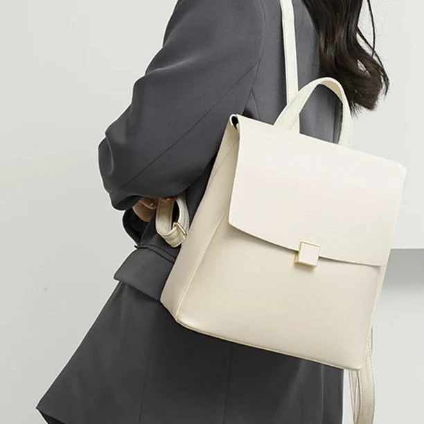 MODERN Kleiner Rucksack aus veganem Leder
