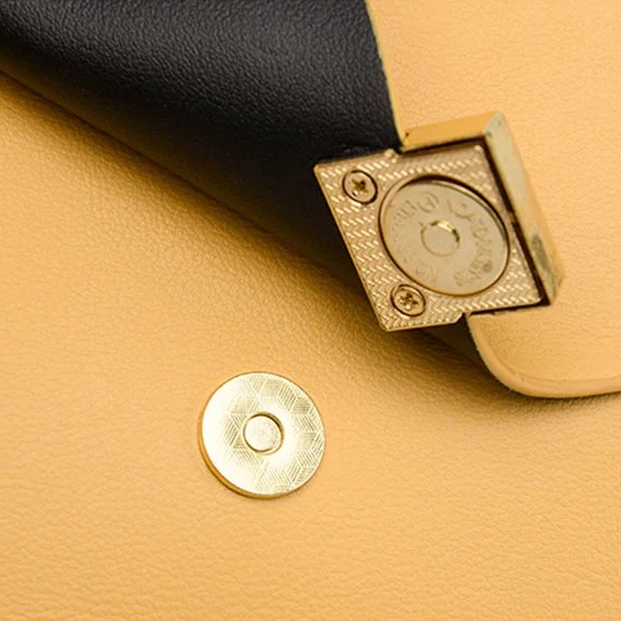 MODERN Kleiner Rucksack aus veganem Leder